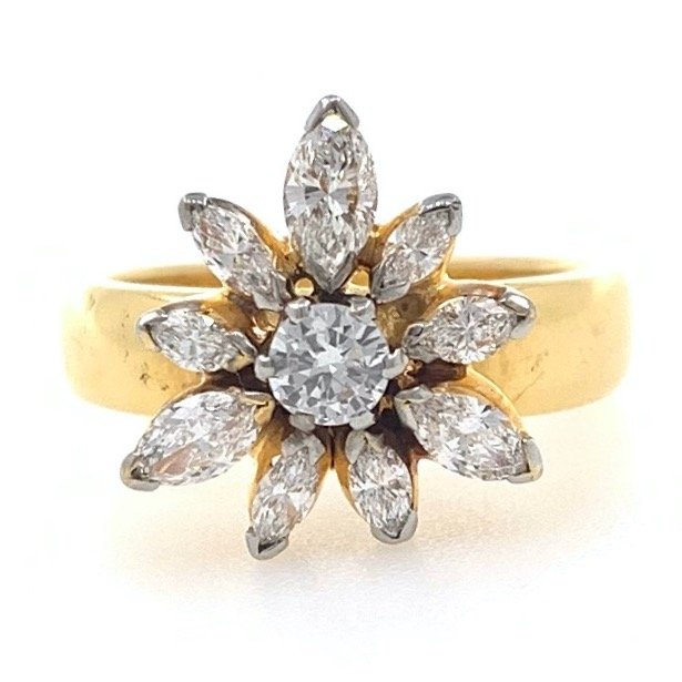 18kt / 750 yellow gold floral desig...