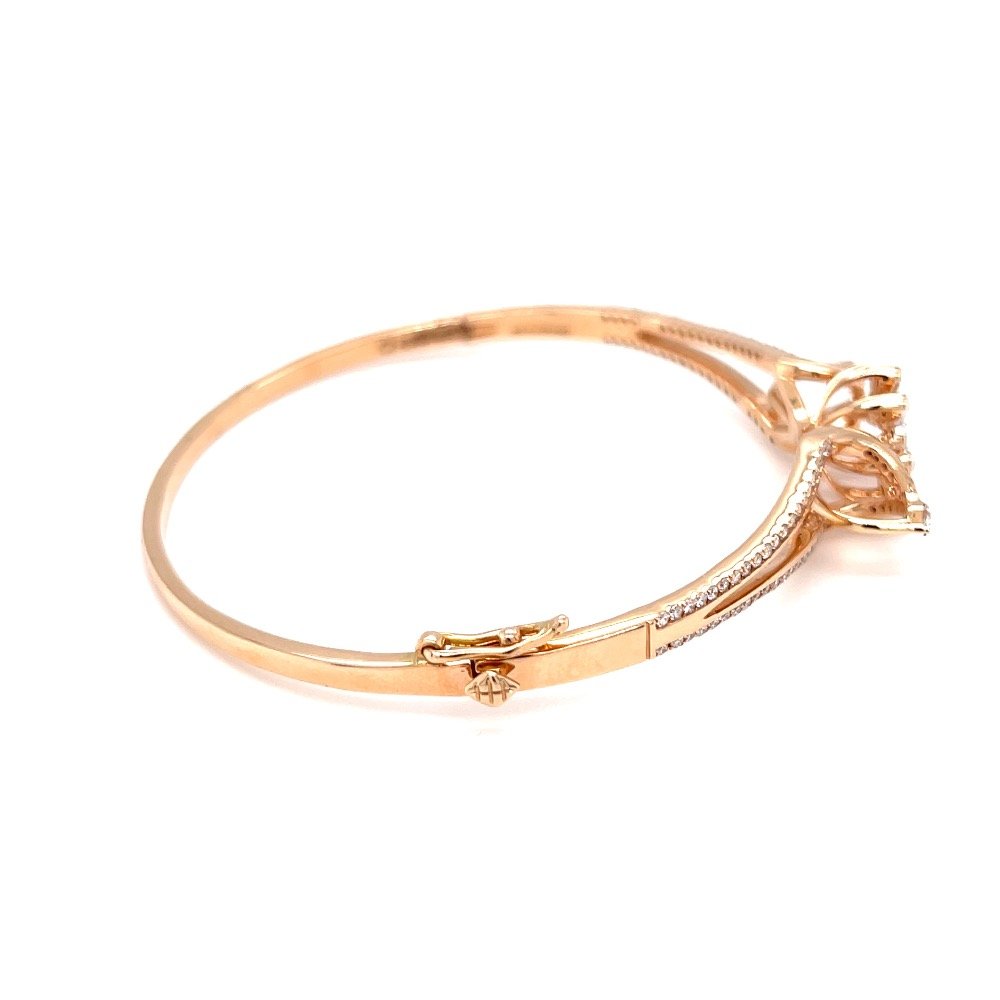 Sorprendente diamond bracelet with flower motif in rose gold