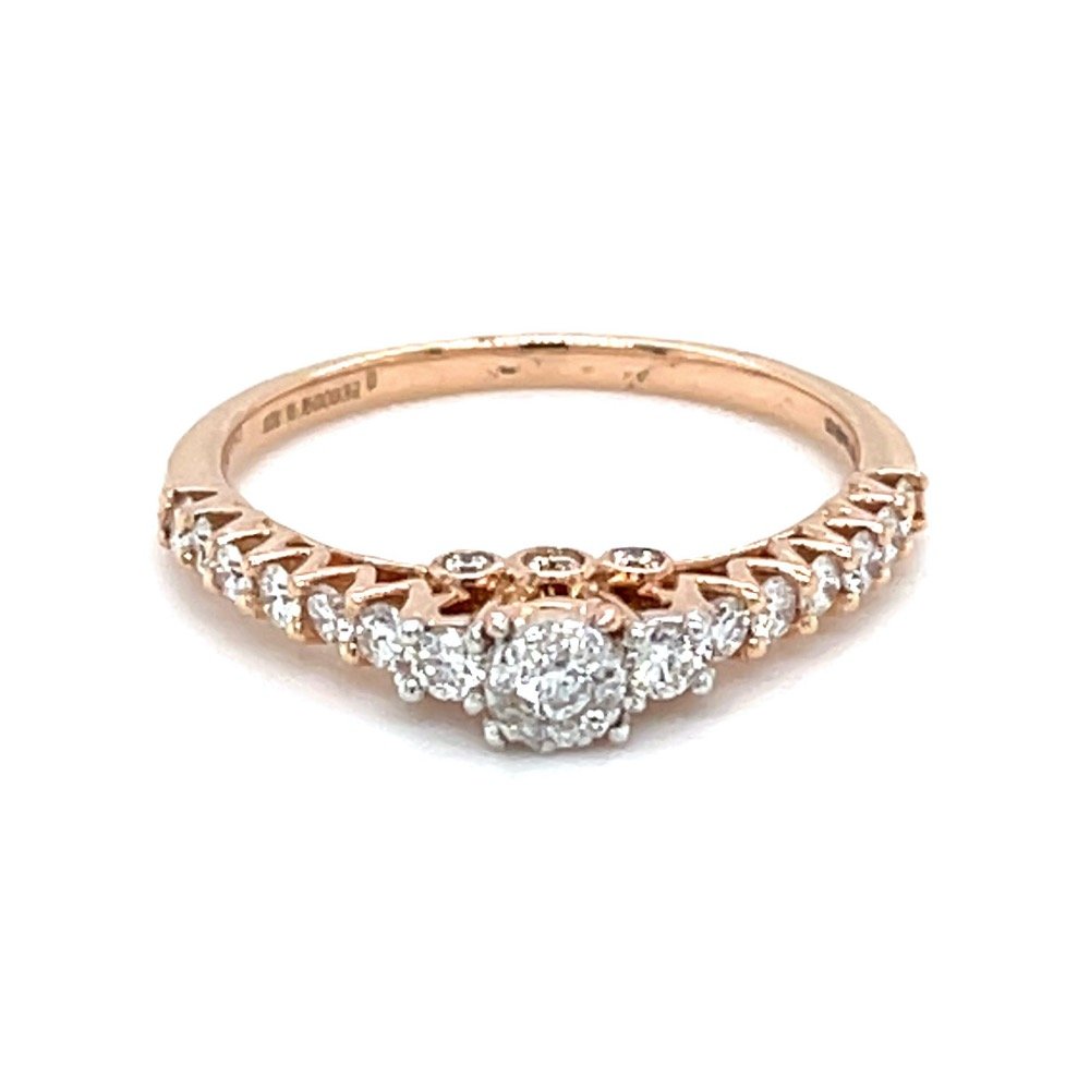 Shared Prong Single Line Band Ring...