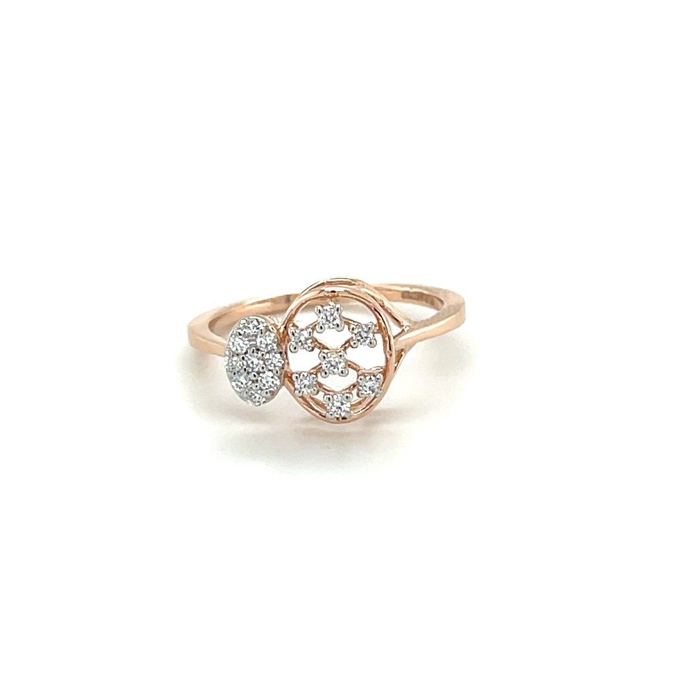 Blumen Diamond Oval Cluster ring in...