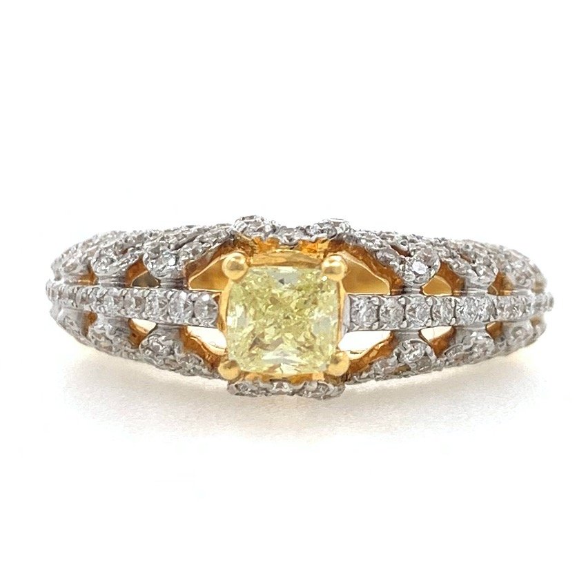 18kt / 750 yellow gold designer sol...