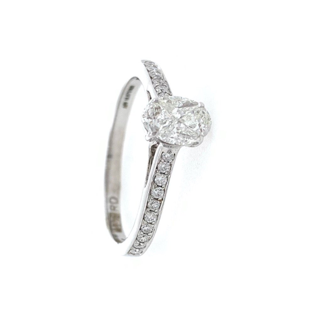 Oval Shaped Pie Cut Diamond Engagem...