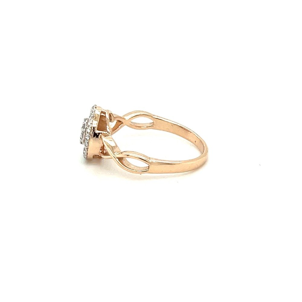 Criss Cross Band with Circular Design Diamond Ring for Woman