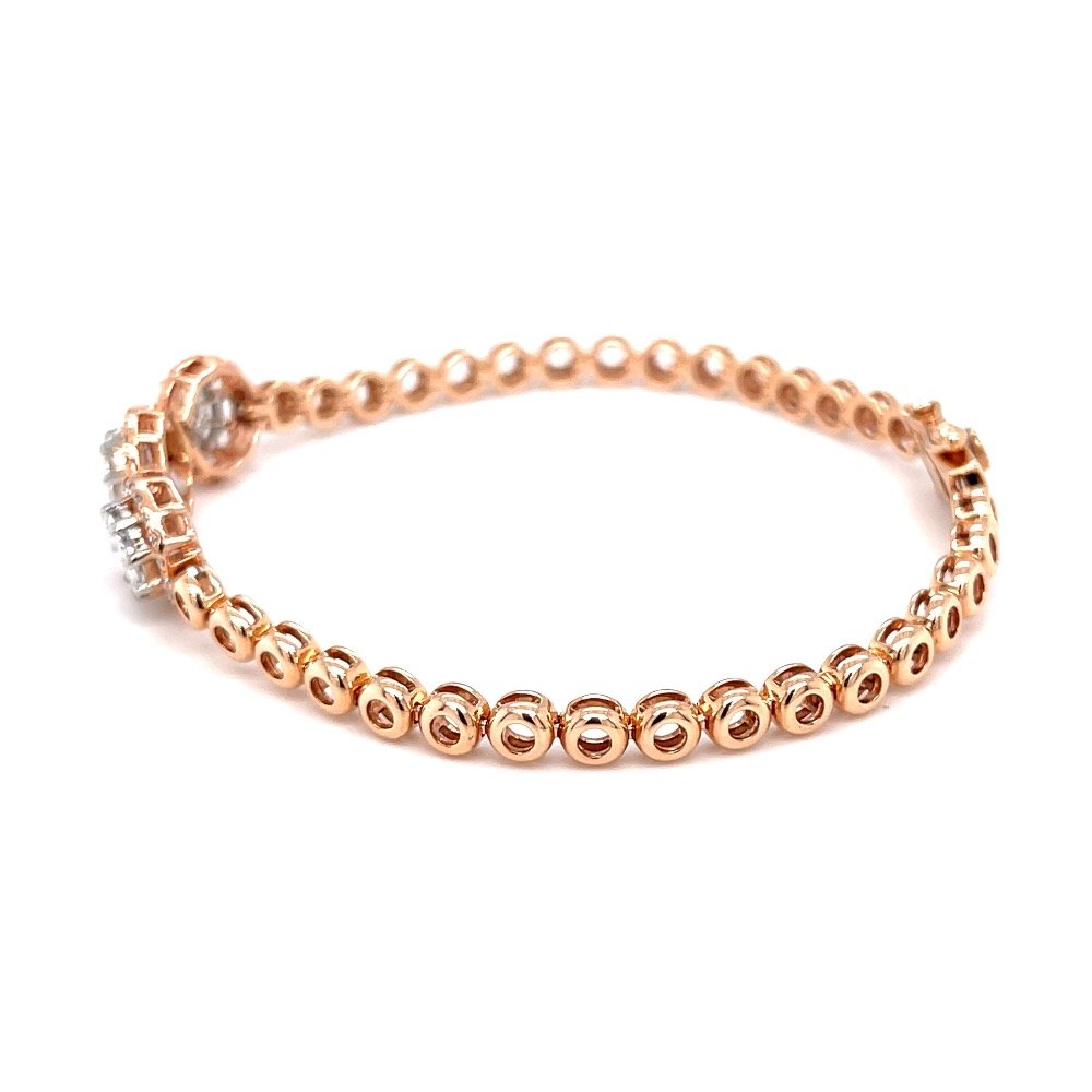 Trio pressure set eva diamonds with round bracket