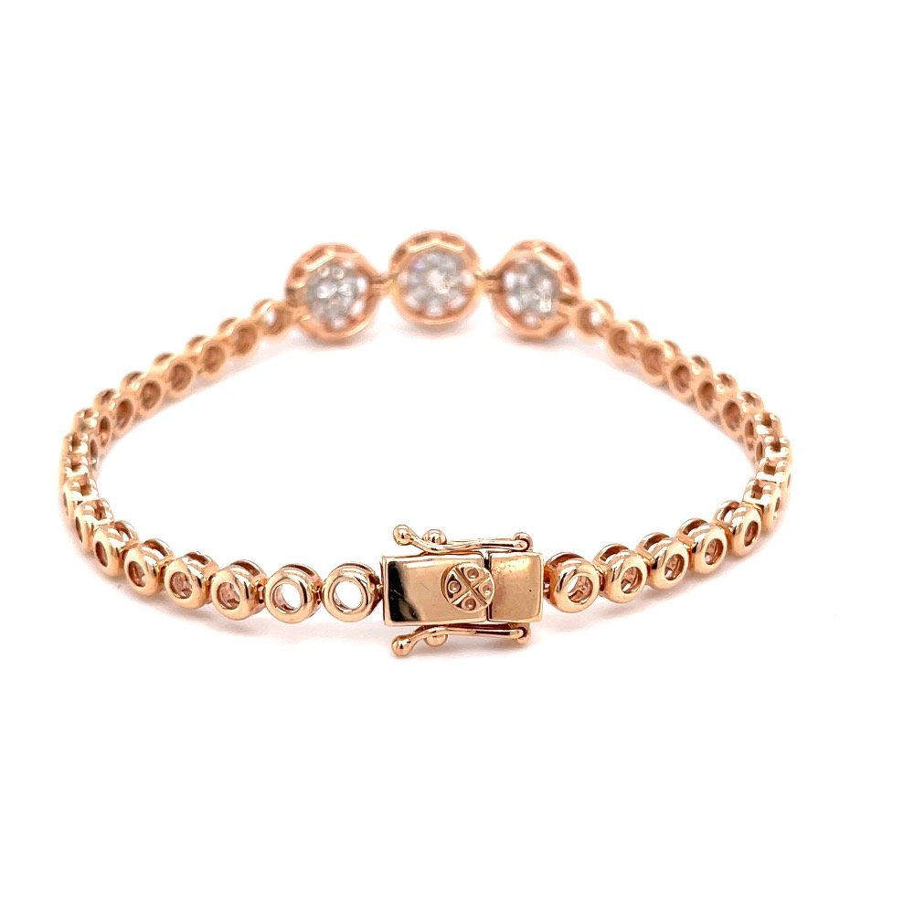 Trio pressure set eva diamonds with round bracket