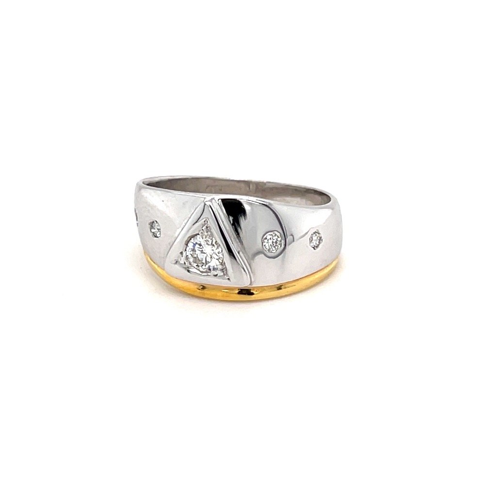 Solitaire Band ring in White Gold